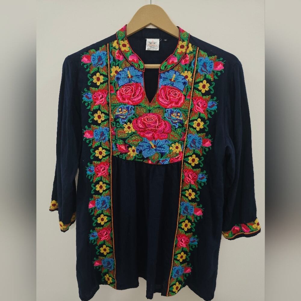 Durga Tunic Women M Colorful Floral Embroidered Lightweight Feminine Dainty EUC